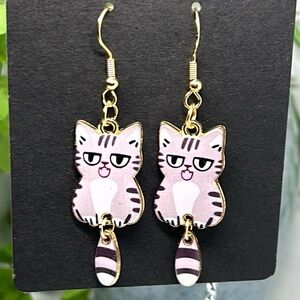 Purple kitty 🐈‍⬛ earrings